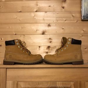 Size 6 (EU 39) 6 inch timberland boots
